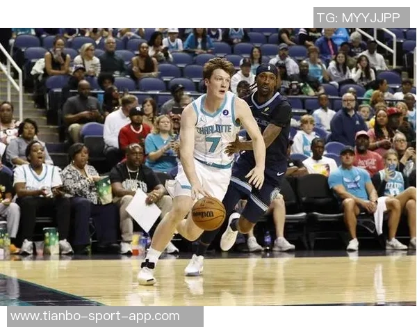 克尼佩尔表现出色4号秀三分球5投全中助球队赢得胜利